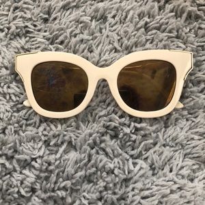 I’m selling pink sunglasses